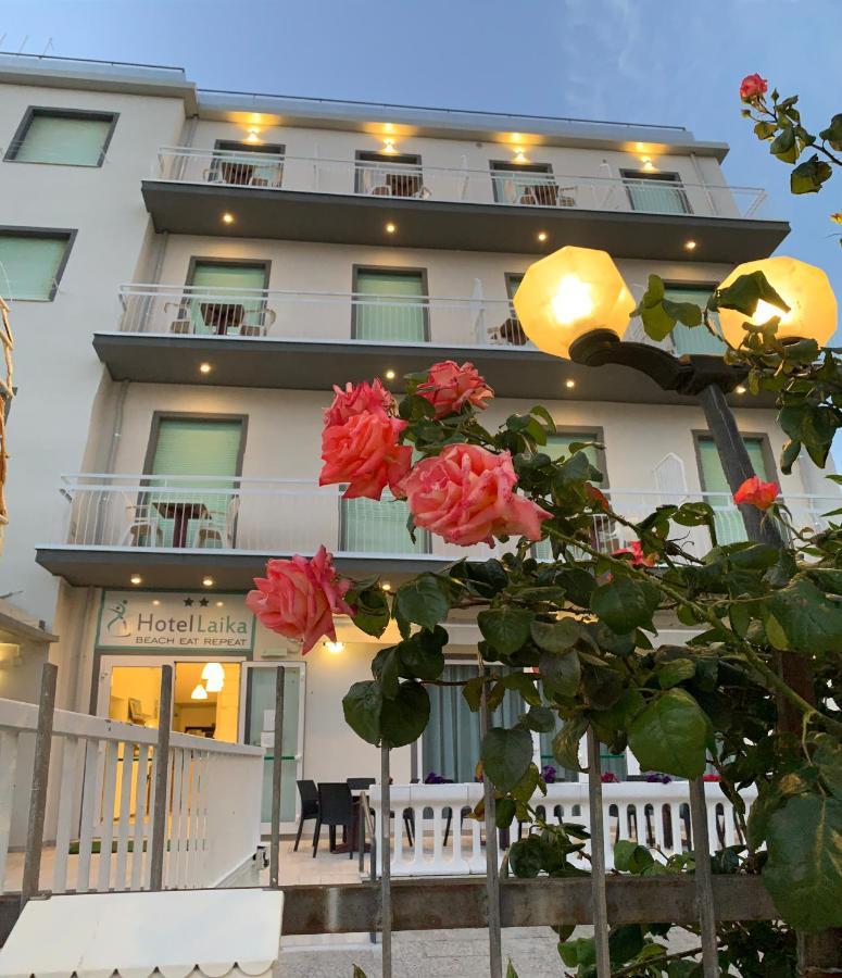 Hotel Laika Римини Екстериор снимка